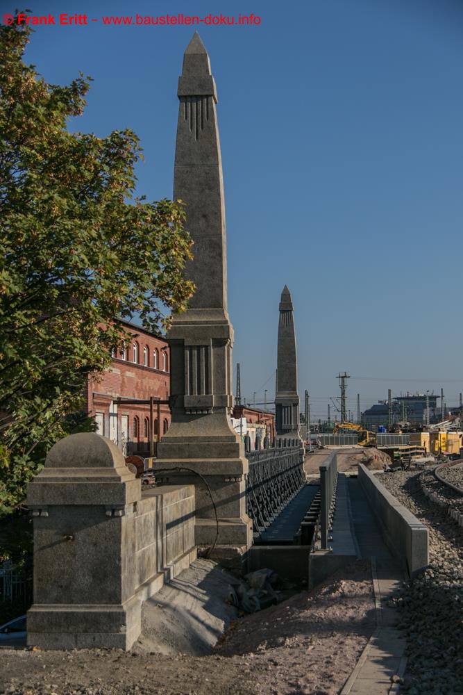 Das Originalportal der EÜ Berliner Brücke wurde erhalten.